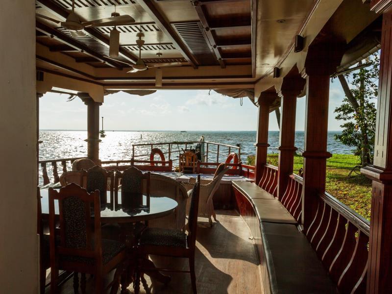 Aqua Jumbo Houseboats Hotel Kumarakom Esterno foto